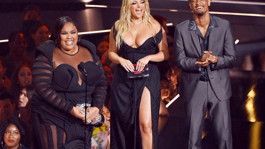 A Glamorous Night with Lizzo at the 2022 MTV VMA’s